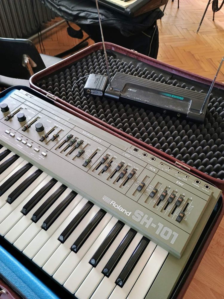 Roland sh-101 синтезатор