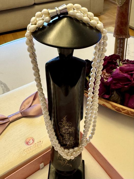 Тройна перлена огърлица в бял цвят