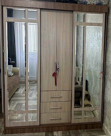 Продам б/у шкаф для спальни