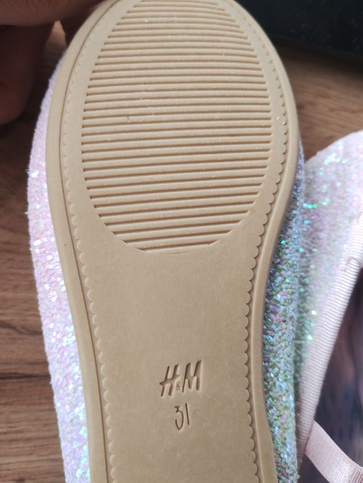 Продавам обувки тип балеринки с брокат на Елза от Замръзналото кралств