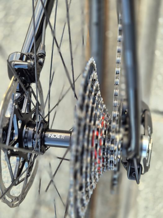 Bicicleta electrica cube nuroad carbon 2024