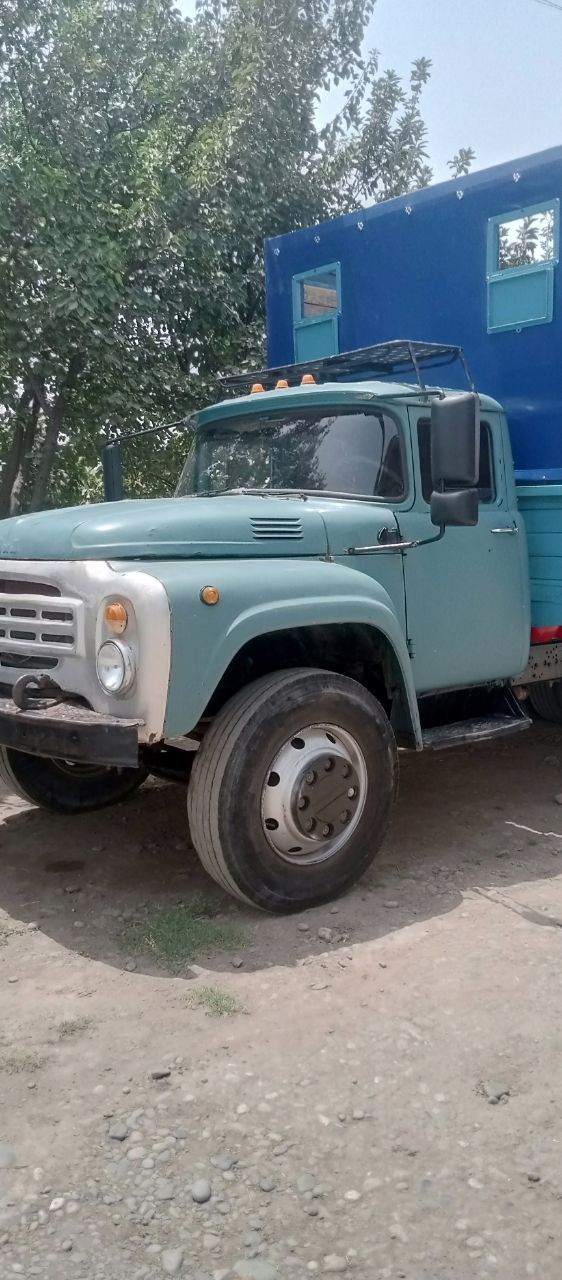 Zil 130 sotiladi