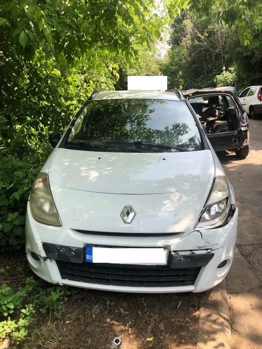Dezmembrez Renault Clio 3 break facelift 2011 alb 1.5 dci Euro 5  K9K-67