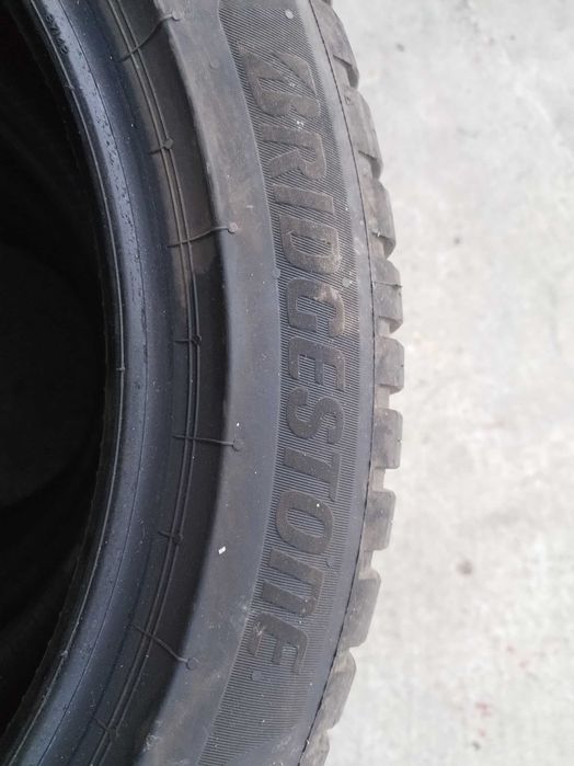 Vând cauciucuri Bridgestone M+S 215 55 R 17