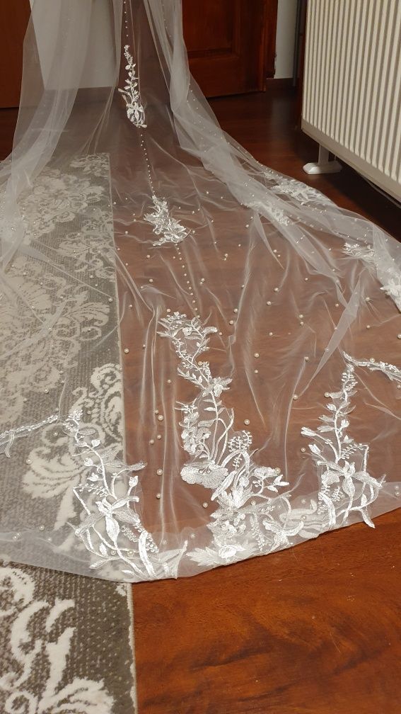 Rochie de mireasa cu voal