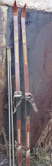 Продам три пары лыж СССР в отличном состоянии
