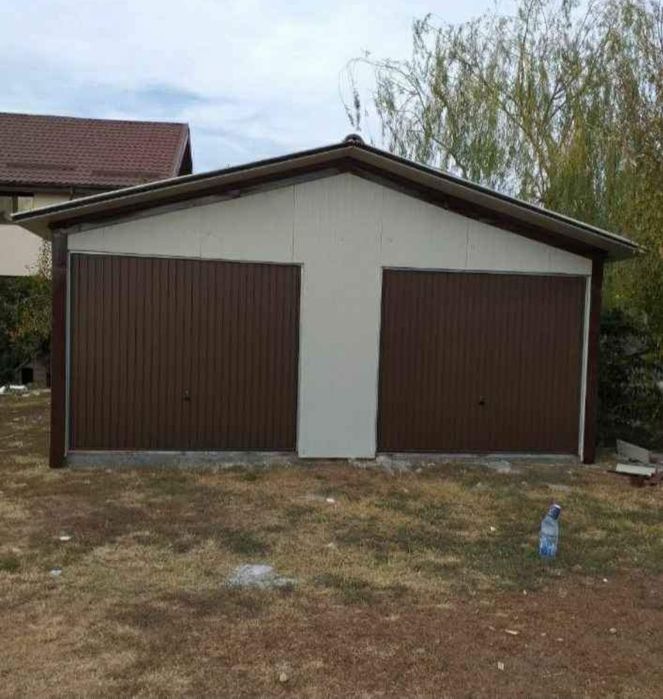 Vând garaje auto din structura metalica si panou sandwich termoizolant