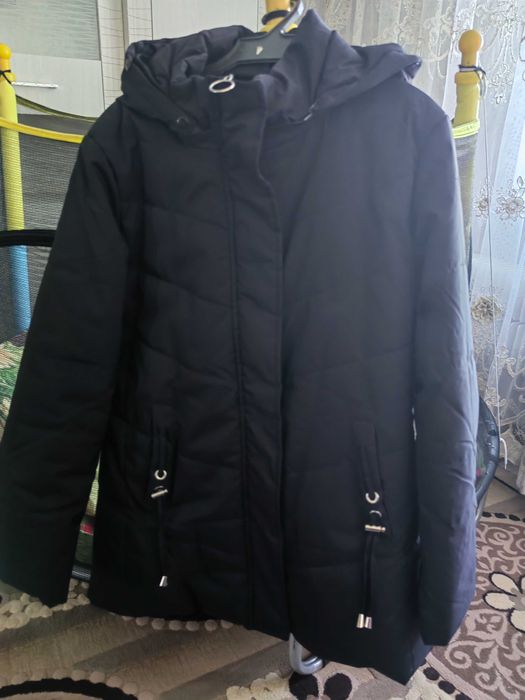 Продам куртку 5000