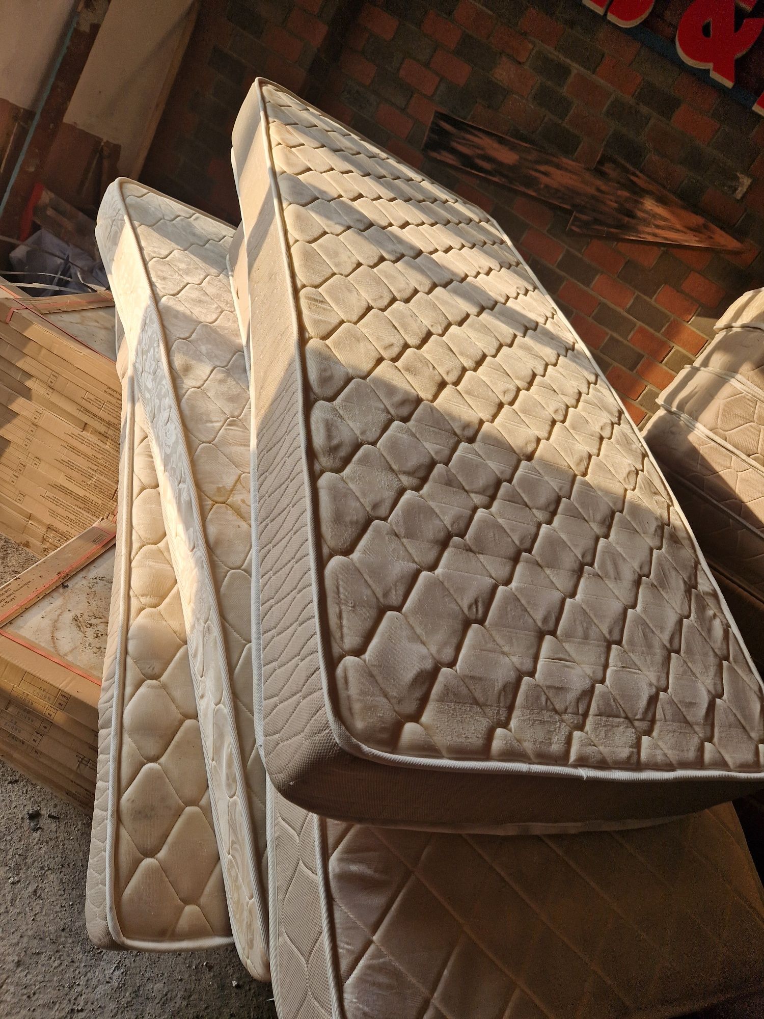 Продам матрасы 200×90