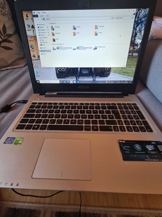 LAPTOP ASUS I7 model A56 CB  cu Procesor I7 12gb ram ,hard disk-1Terra