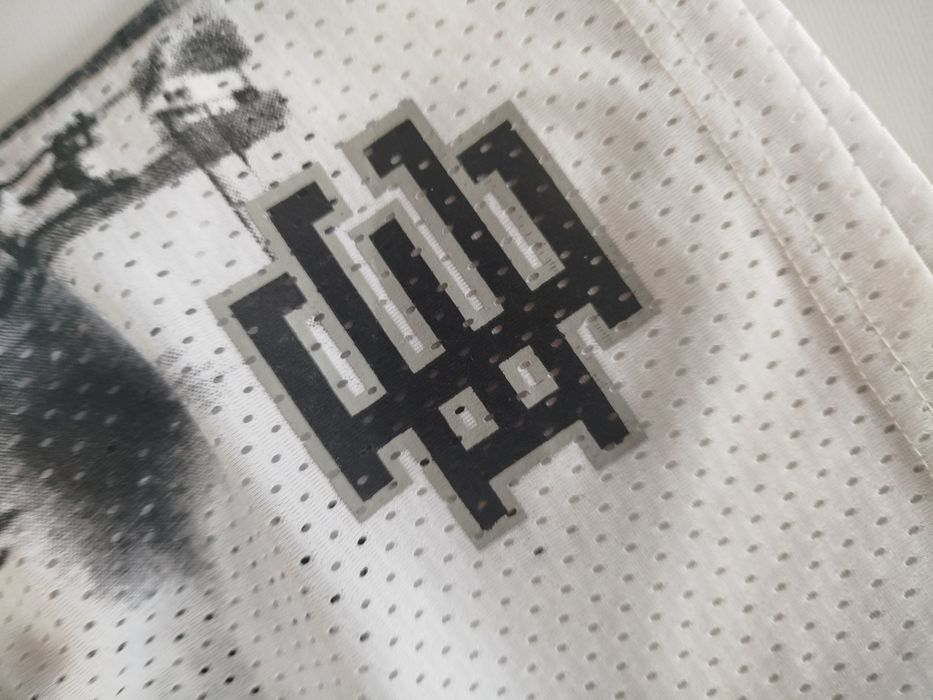 Pantaloni scurți albi