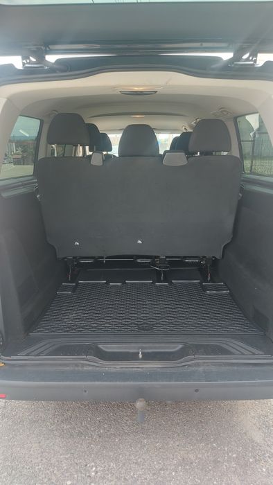 Inchiriez 8+1, bus 9 locuri, rent a car,