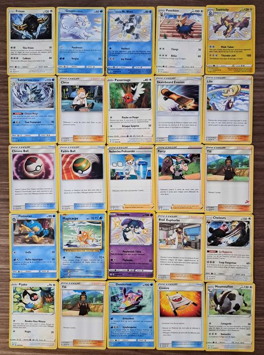 Pokemon TCG 129 cards + metal box