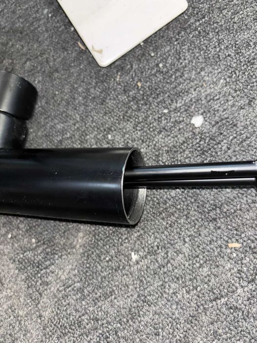 Baterie bucătărie neagră cu furtun extensibil, design modern