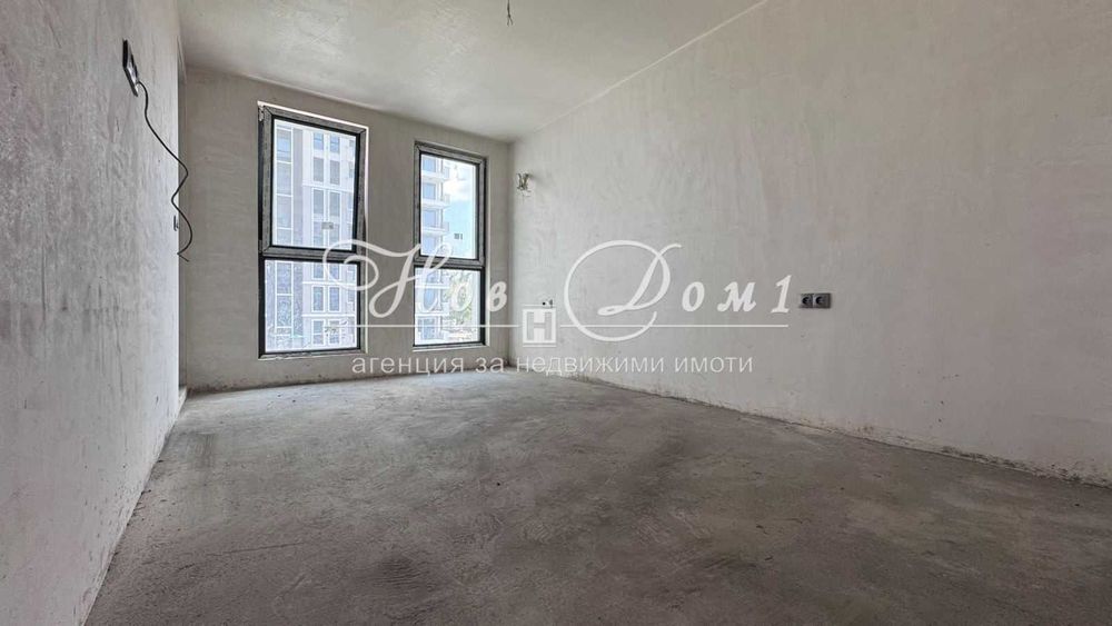 Продава се Тристаен апартамент в Пловдив, Остромила - 150 кв.м за 764 €/кв.м - Снимка #2