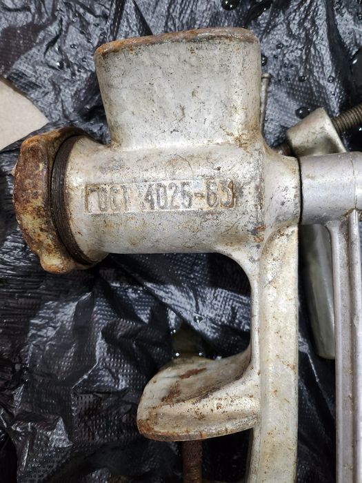 Ръчна месомелачка