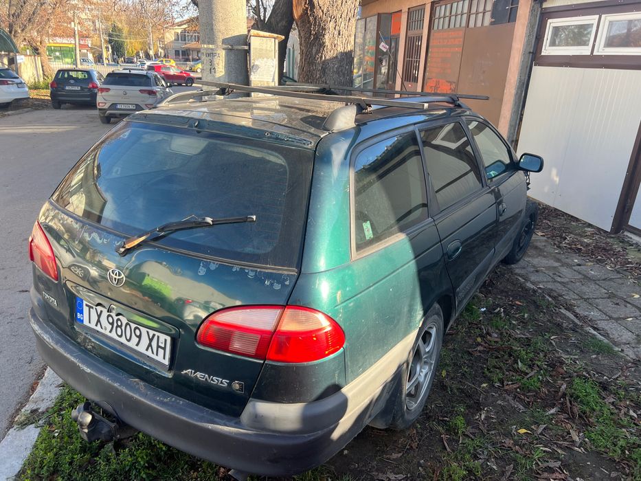 Тойота Авенсис 1.8 2001