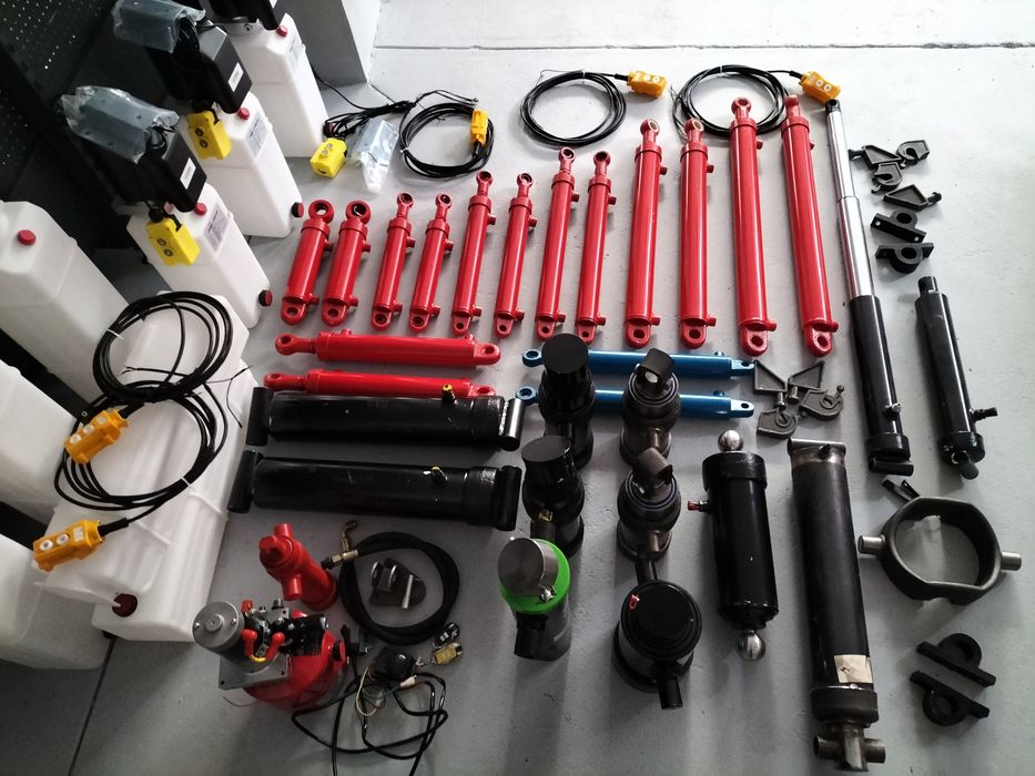 Cilindru hidraulic cupa multifunctionala