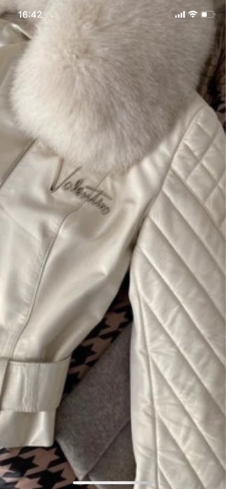 Scurta  matlasata Valentino S cu guler vulpe