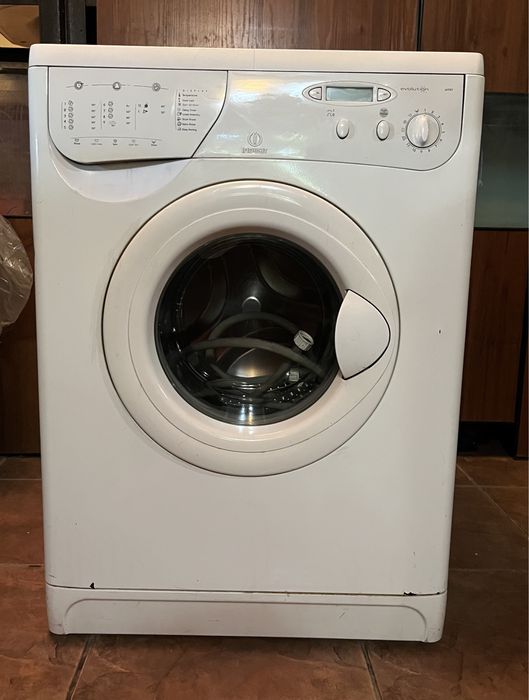 Продам стиральную машину INDESIT