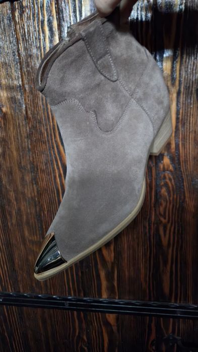 Кожени сандали,боти,кецове