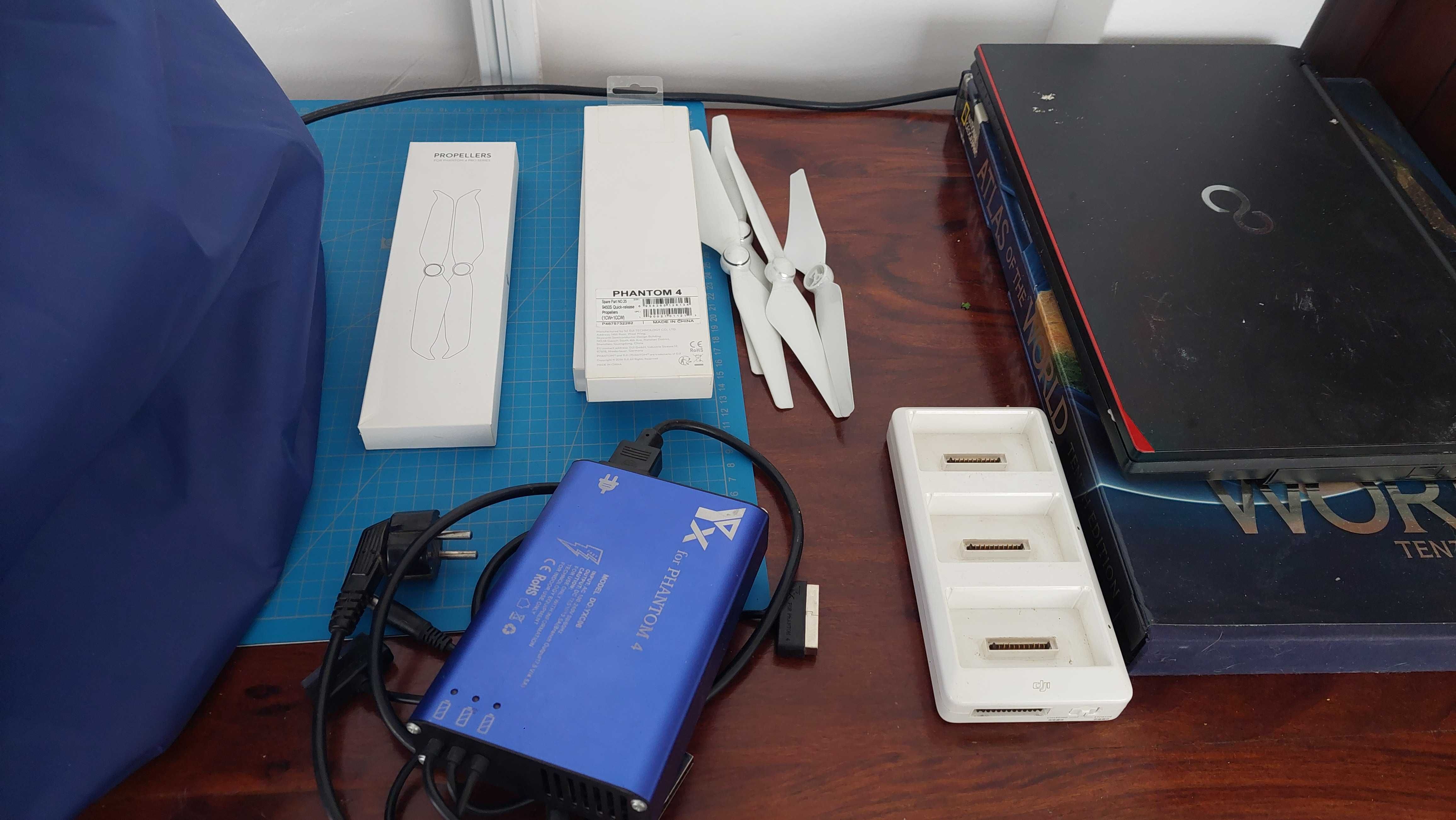 Lot piese drona DJI Phantom 4 (elice, charger, charging hub)