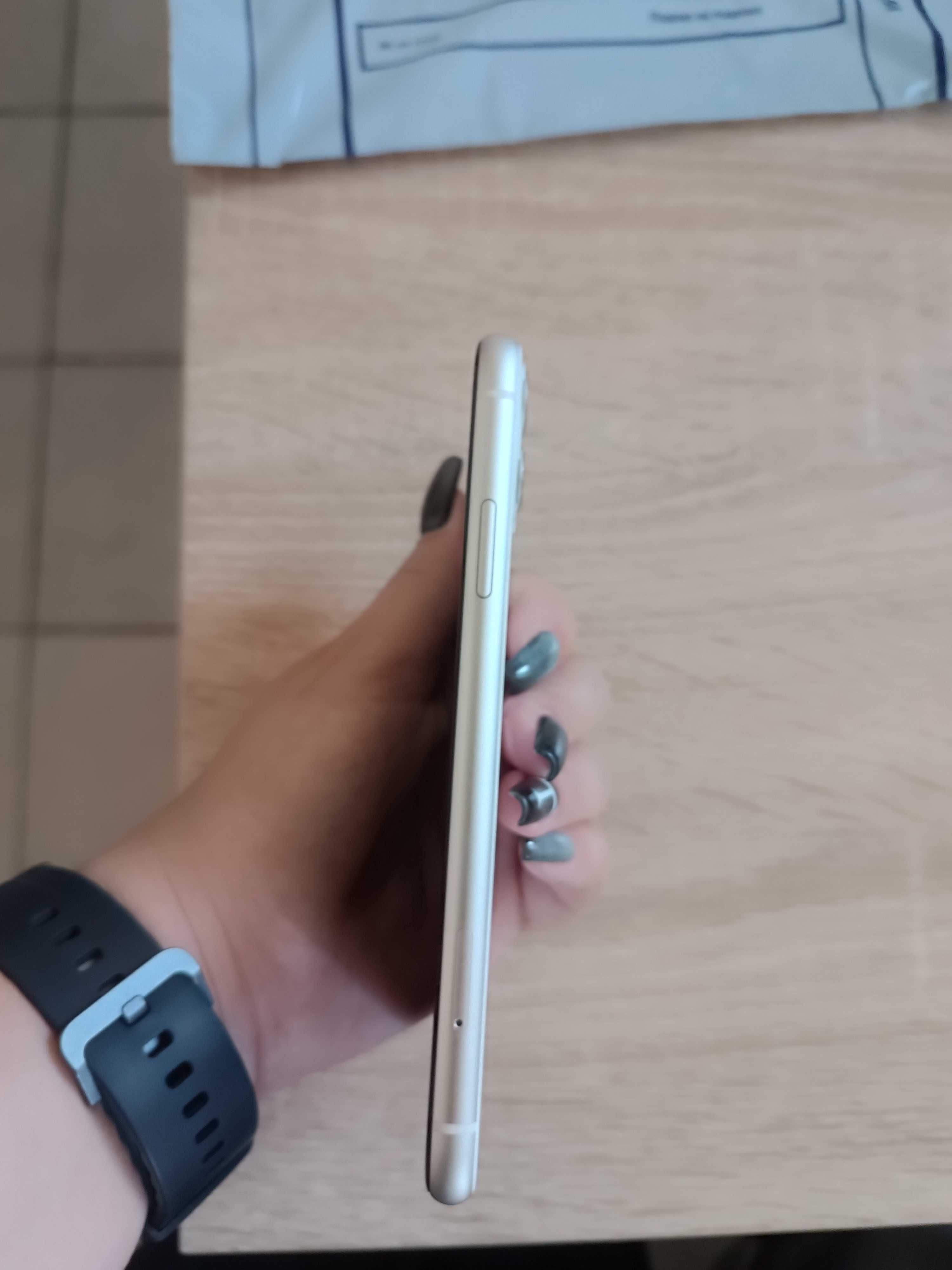 iPhone 11 с гаранция