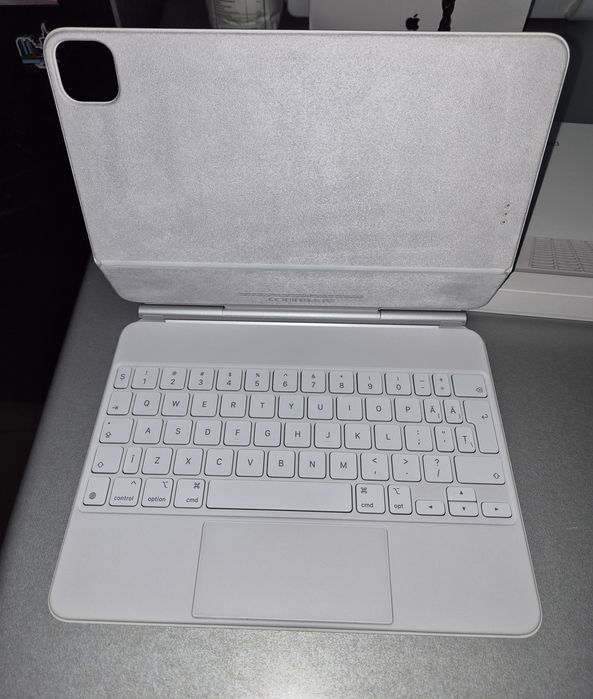 Ipad magic keyboard 11"