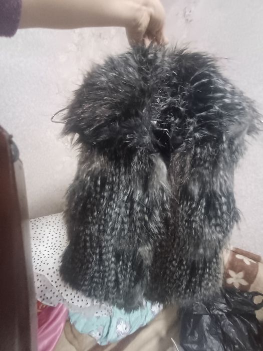 Вещи для девочки ,джинцы,жилетки