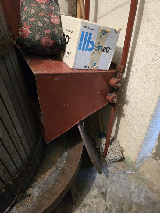 Teasc struguri  foarte mare si zdrobitor