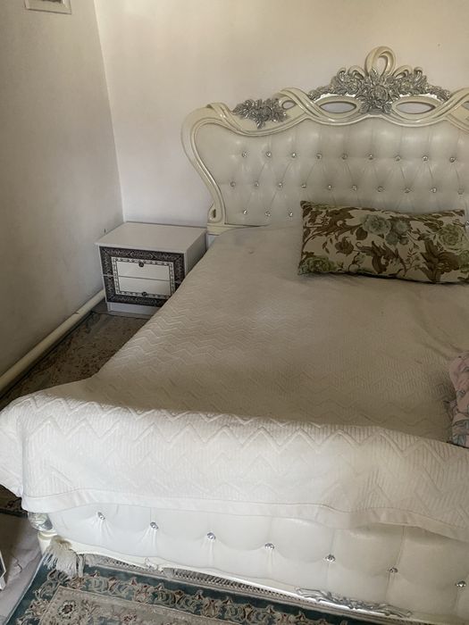 Спальный гарнитур