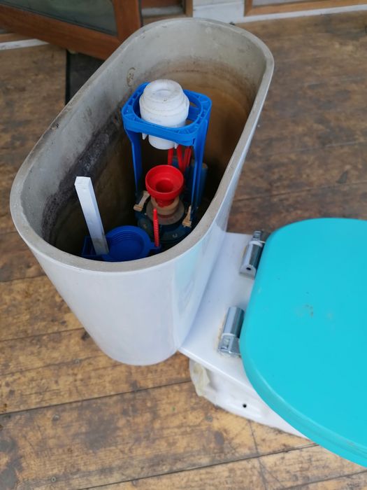 Тоалетна чиния комплект