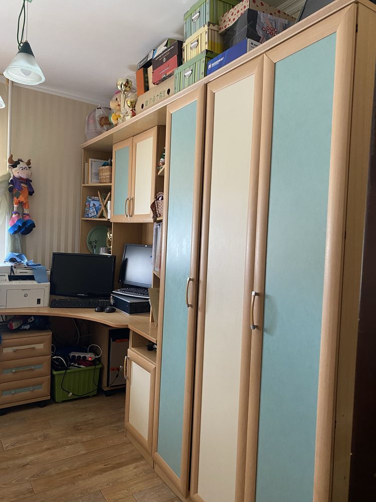 Продам шкаф стол