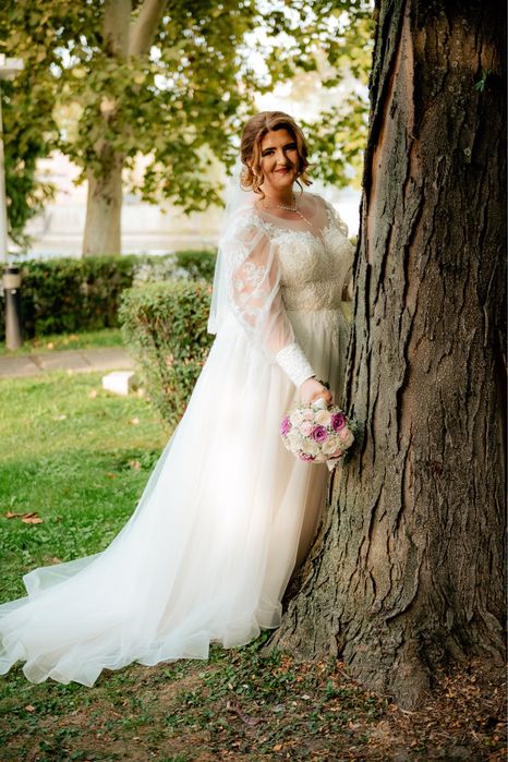 Vand rochie mireasa