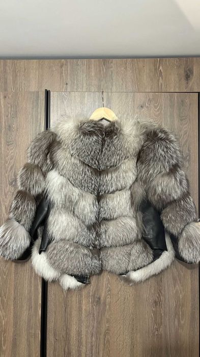 Haina din blana naturala