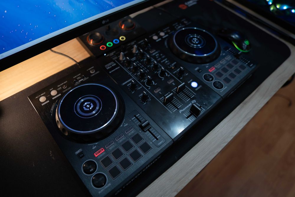 Pioneer DJ. DDJ-400
