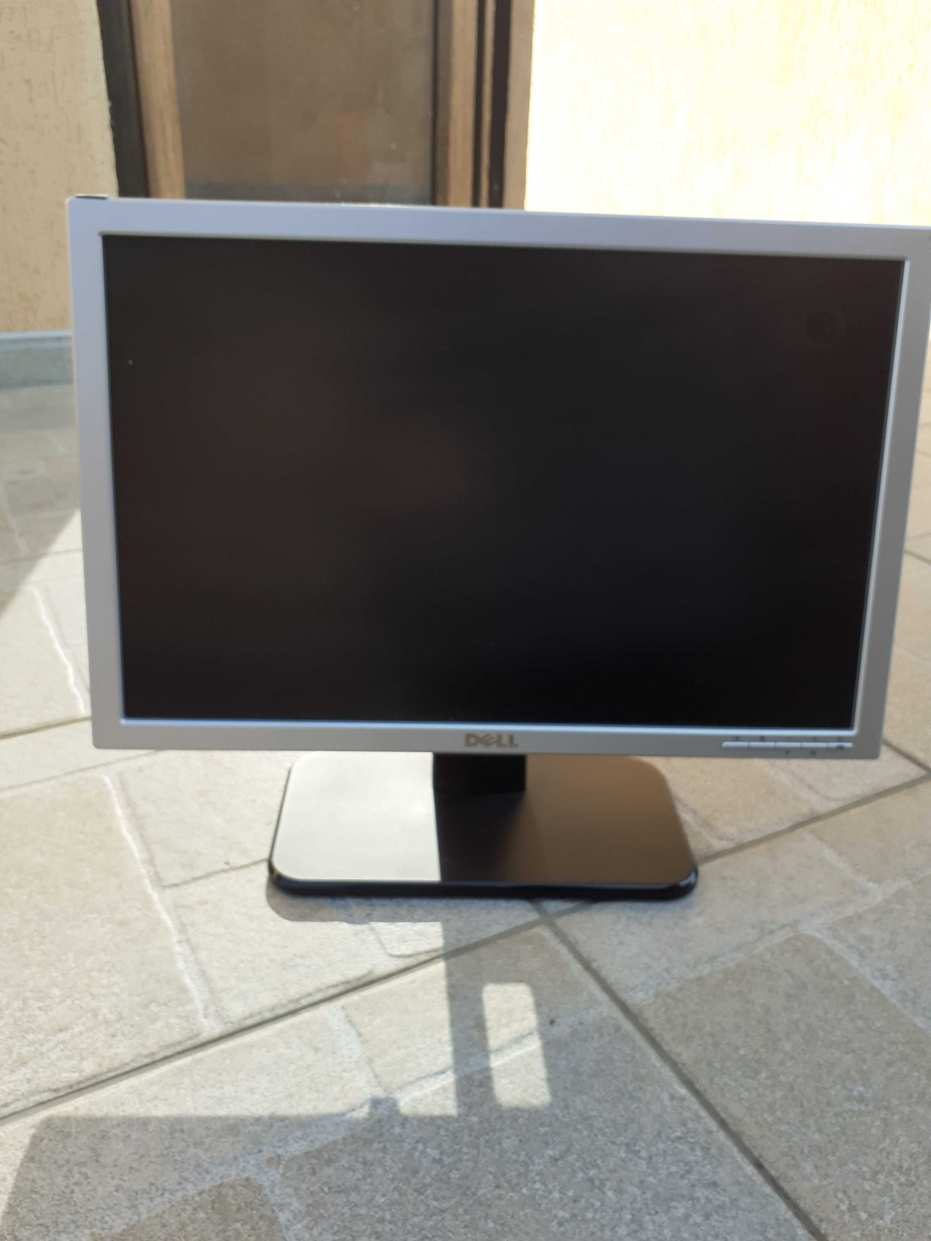 Monitor Dell si Philips