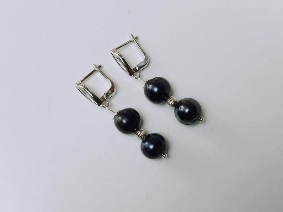 Cercei din argint 925 cu perle culoarea neagra si elemente din argint