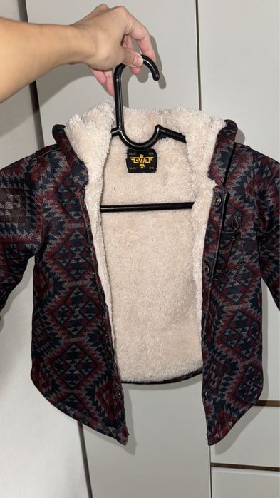 Продам утеаленную детскую курточку