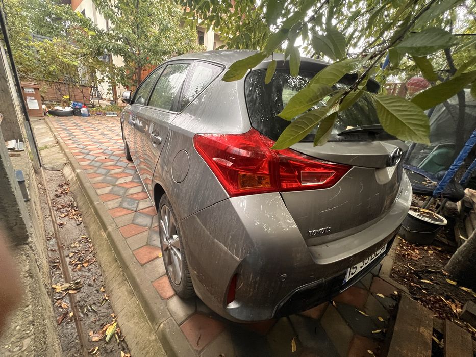 Vand Toyota Auris Hybrid