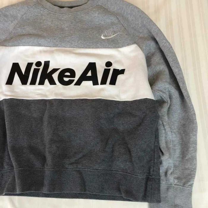 Bluza Nike Air Gri cu Logo Mare – stil Y2K / Streetwear / Trend 2000s