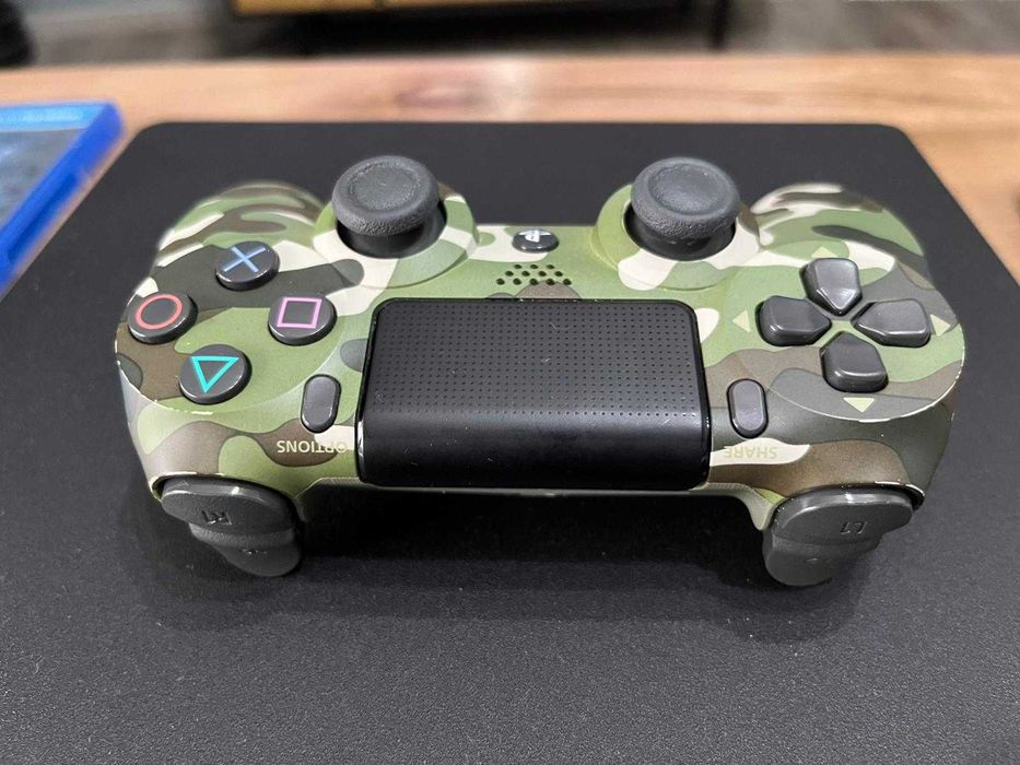 PS4 Slim 500 Gb -- 2 Controllere -- 4 jocuri