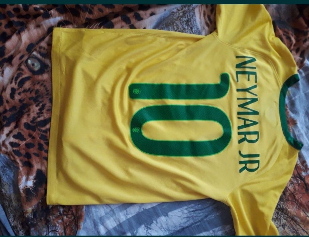 Vând tricou Neymar Jr