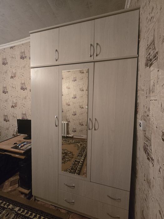 Срочно продам шкаф