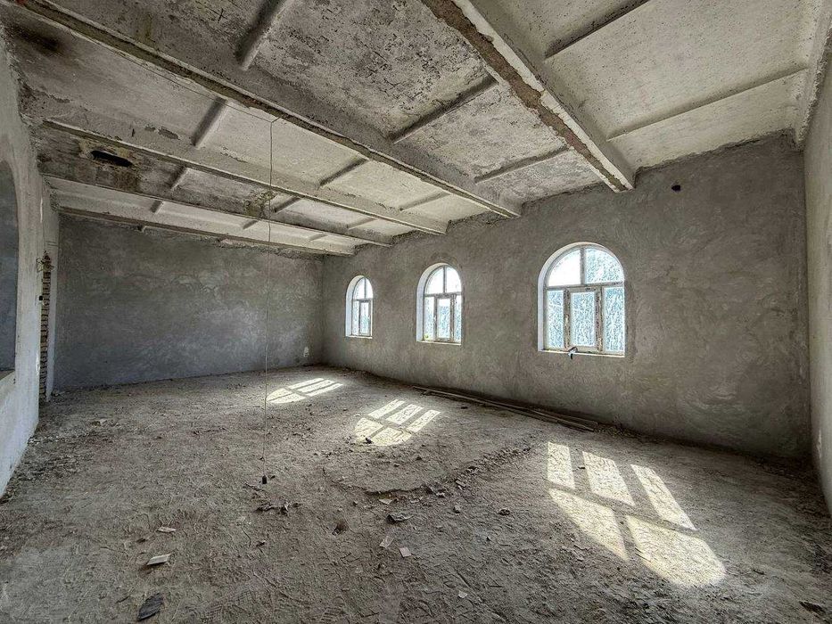 TAYYOR 6 sotiqli hovli sotiladi