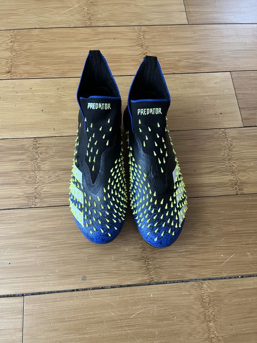 Бутсы 37 размер в хорошем состояние всего пару раз одевали.