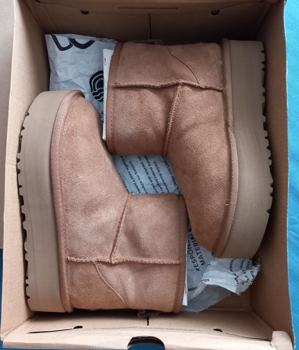 Ugg ,noi,mai multe marimi.