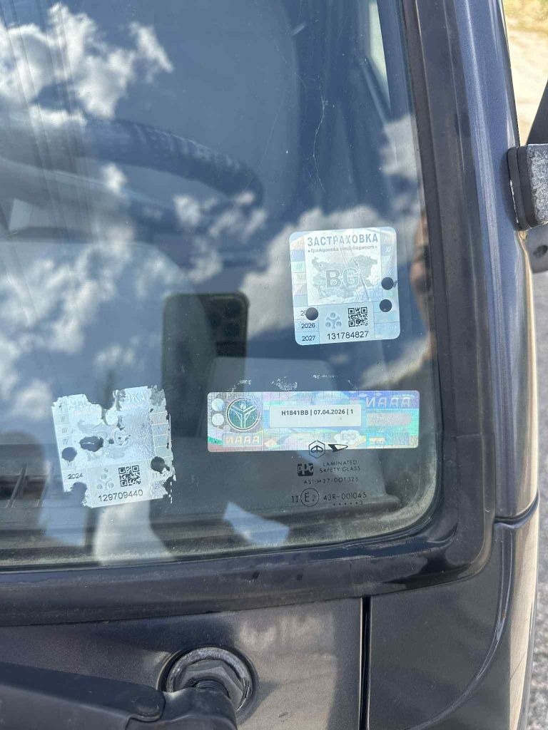 ПРОДАВАМ piaggio porter бус