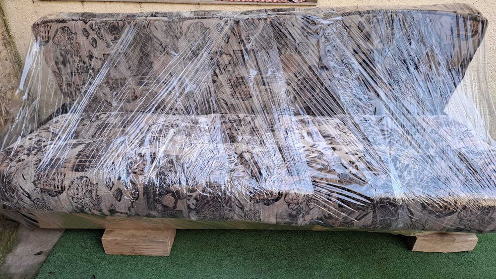 Canapea extensibila în stare buna