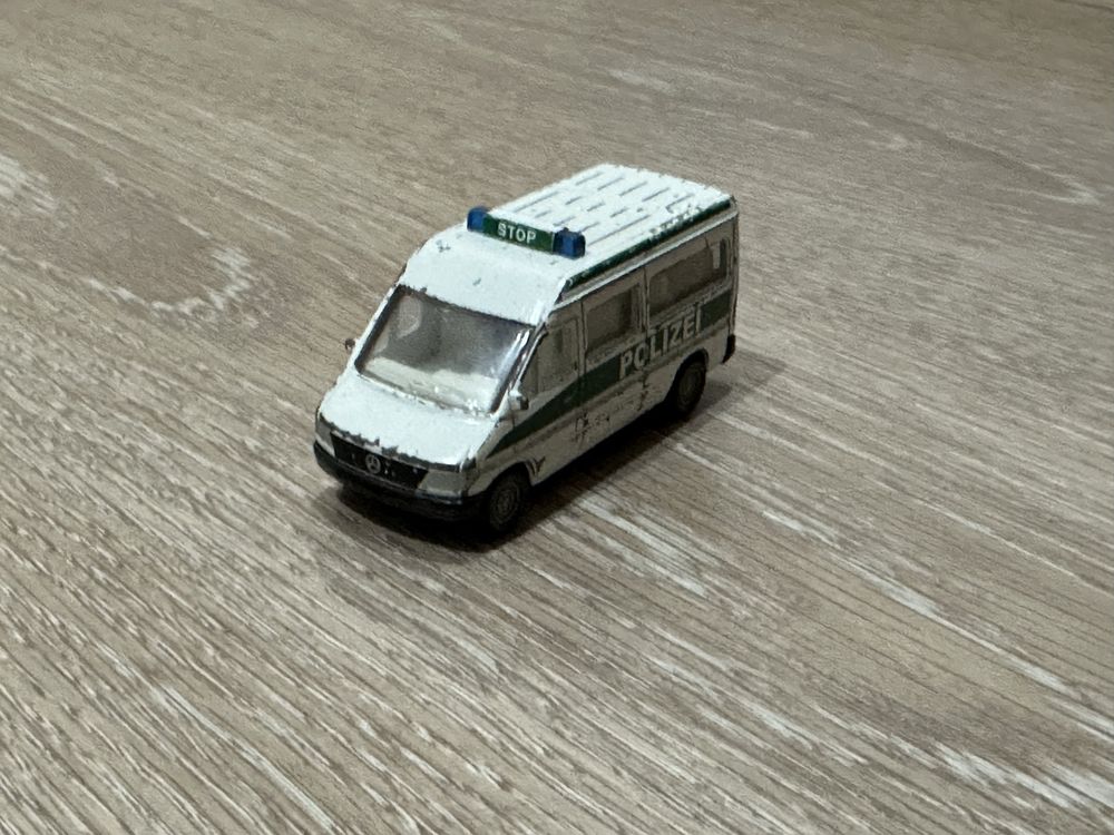 Macheta metalica SIKU Mercedes sprinter politie 1:72